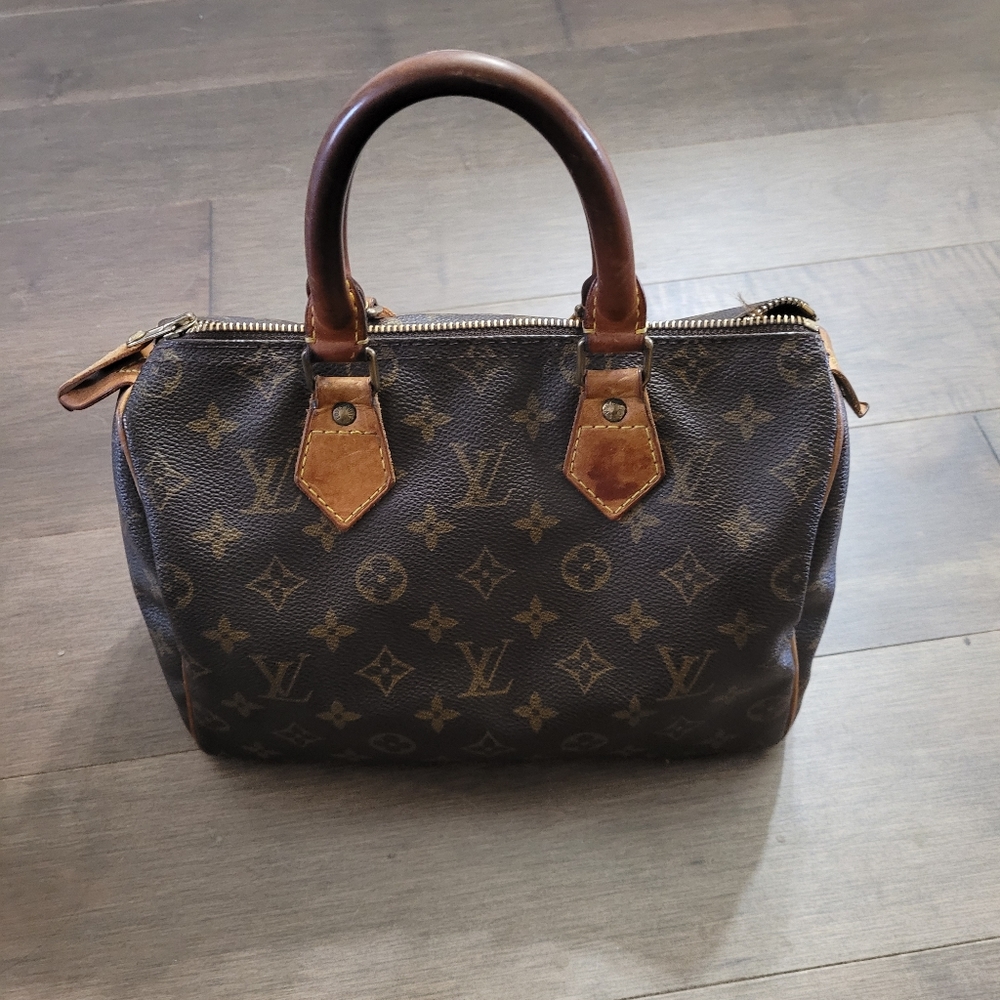 Louis Vuitton Speedy 25 Vintage Bag: ✨ Authenticated✨